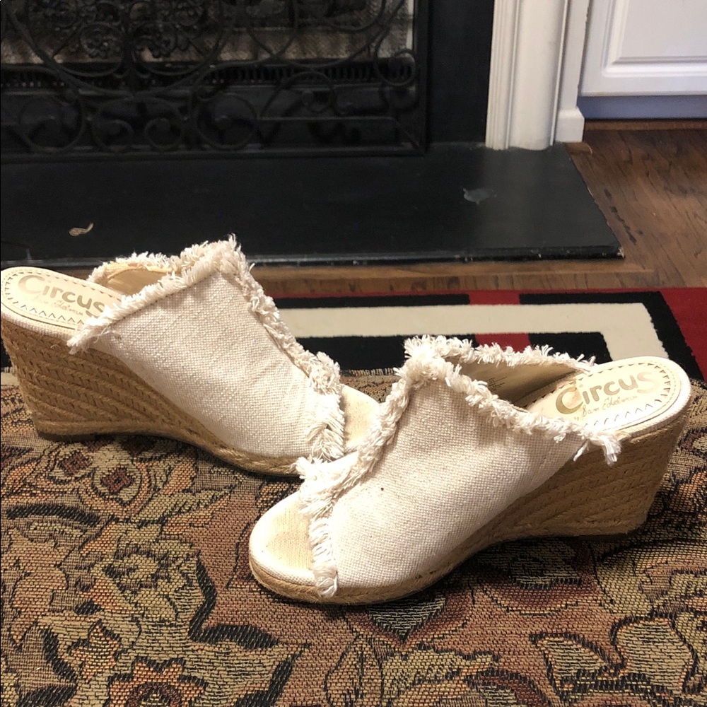 Circus by Sam Edelman Women's Tan and Cream Wedges
